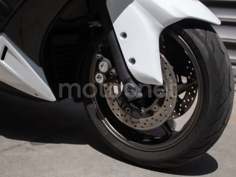 Yamaha TMAX 530 - Vista 4