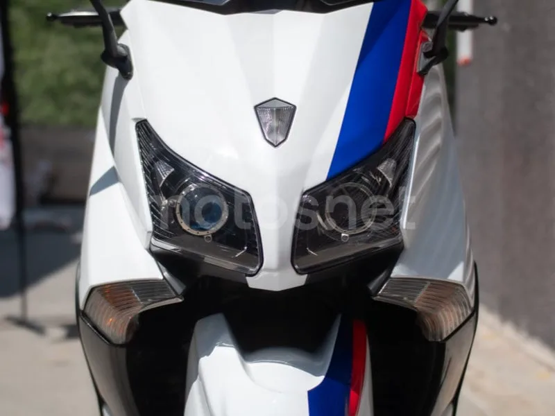 Yamaha TMAX 530 - Vista 10