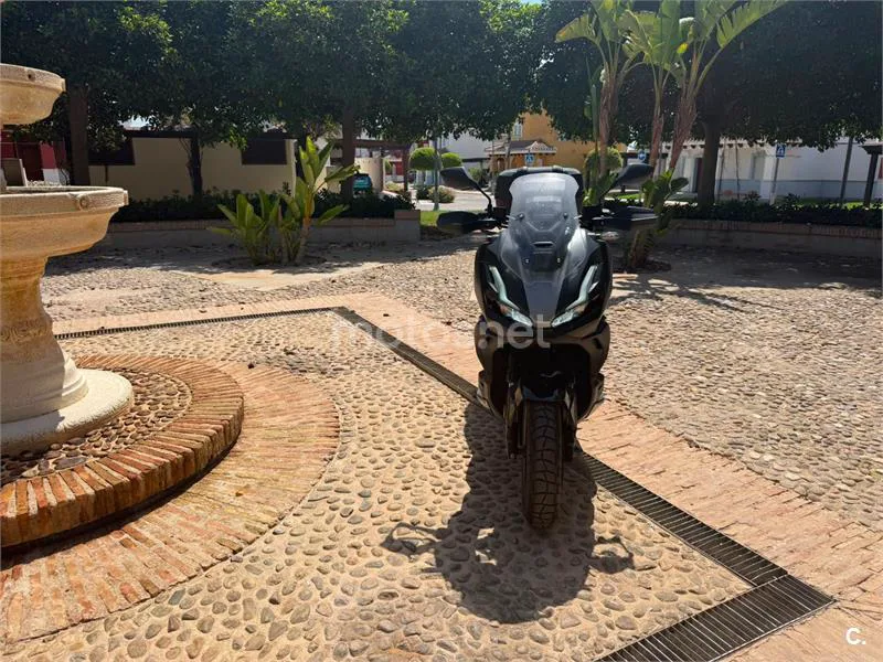 Honda ADV350 - Vista 4