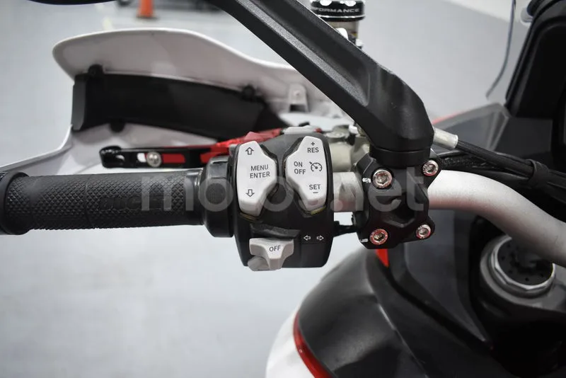 Ducati Multistrada 1200 - Vista 16