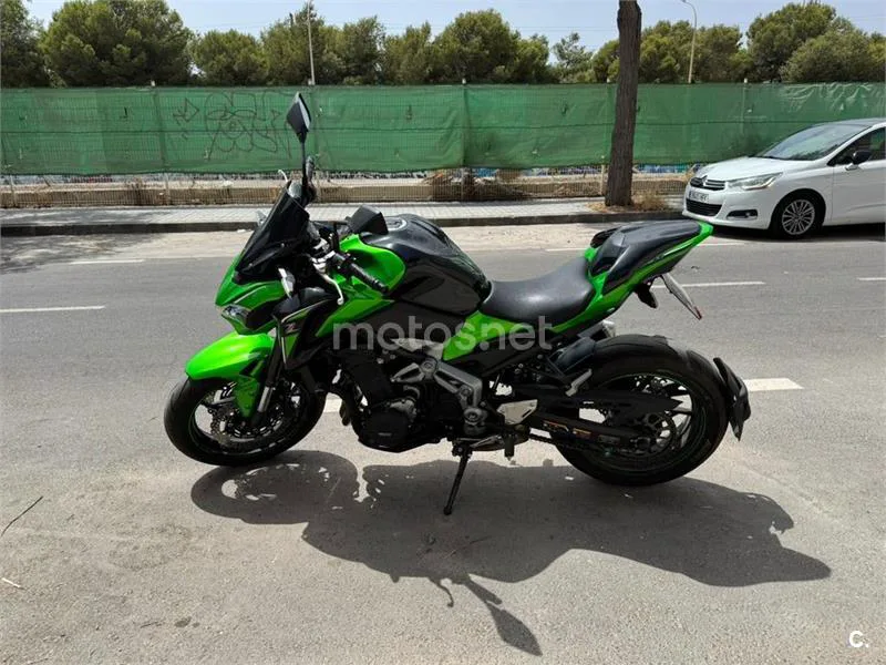 Kawasaki Z900 - Vista 12