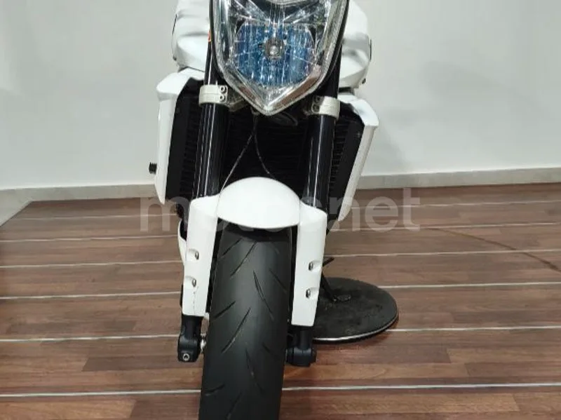 Yamaha FZ1 - Vista 15