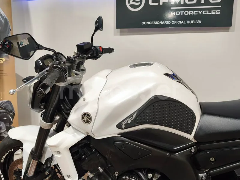Yamaha FZ1 - Vista 22