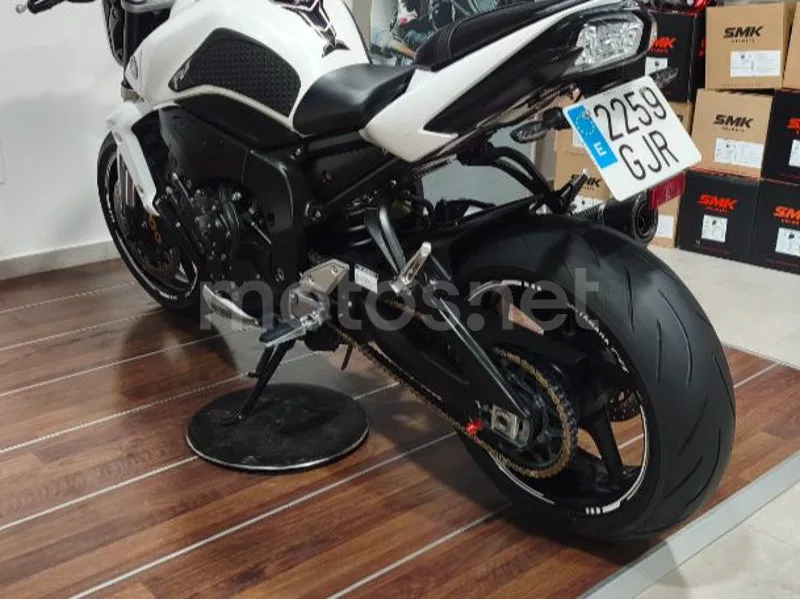 Yamaha FZ1 - Vista 27