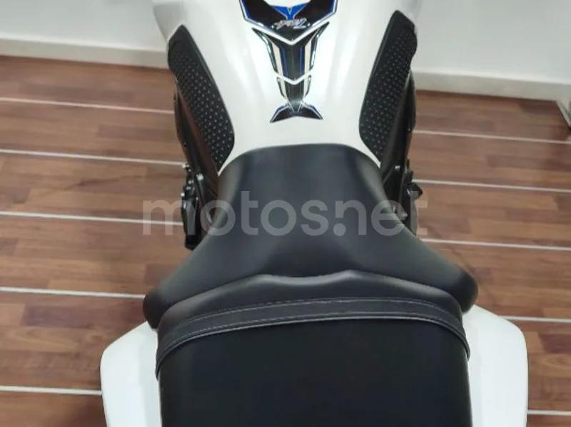 Yamaha FZ1 - Vista 28