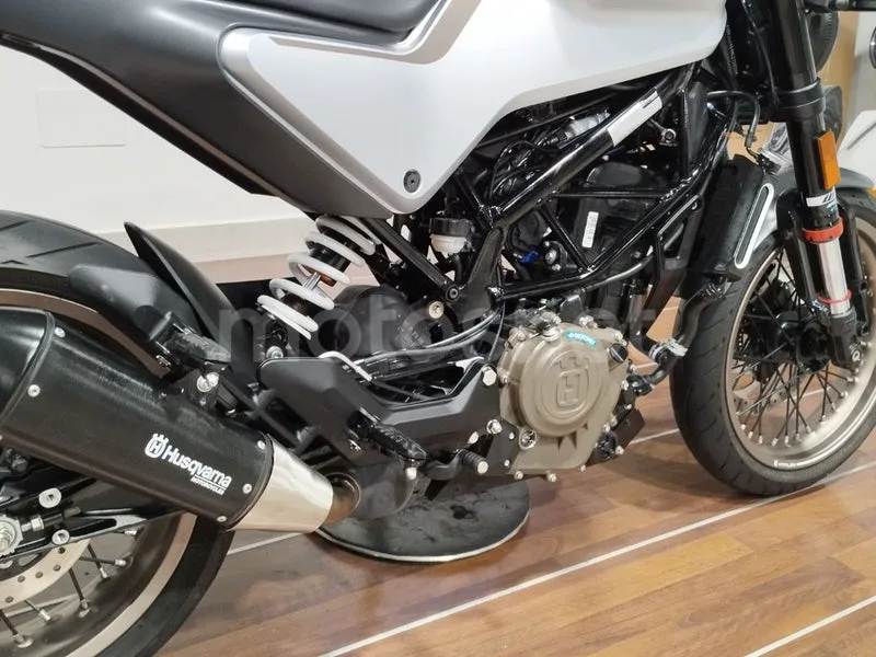 Husqvarna Vitpilen 401 - Vista 11