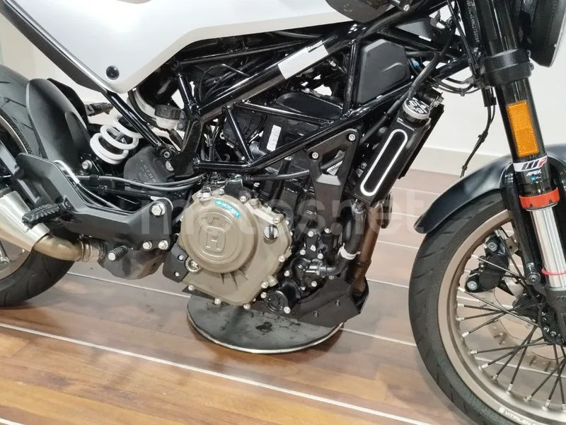 Husqvarna Vitpilen 401 - Vista 13
