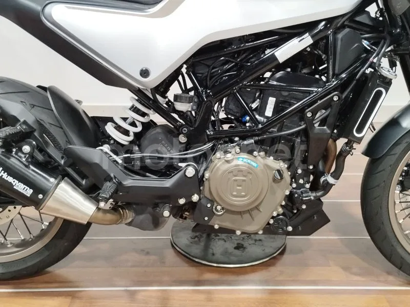 Husqvarna Vitpilen 401 - Vista 4