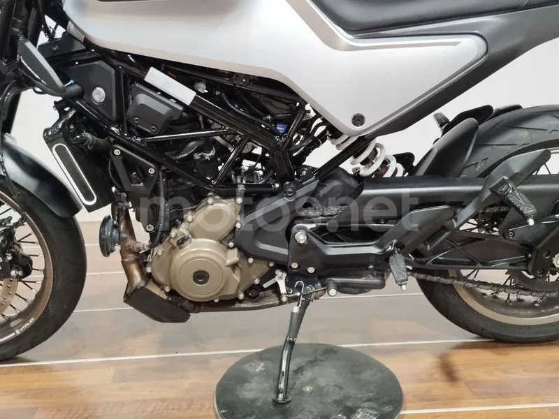 Husqvarna Vitpilen 401 - Vista 5