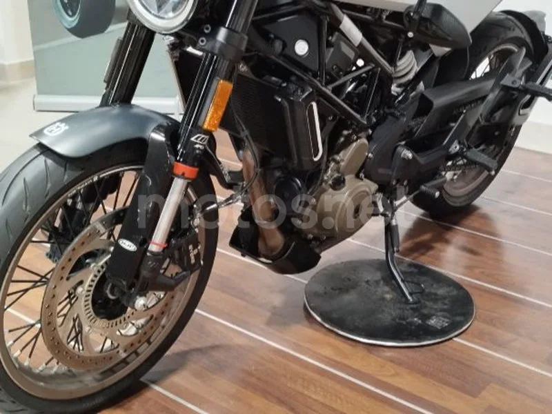 Husqvarna Vitpilen 401 - Vista 7