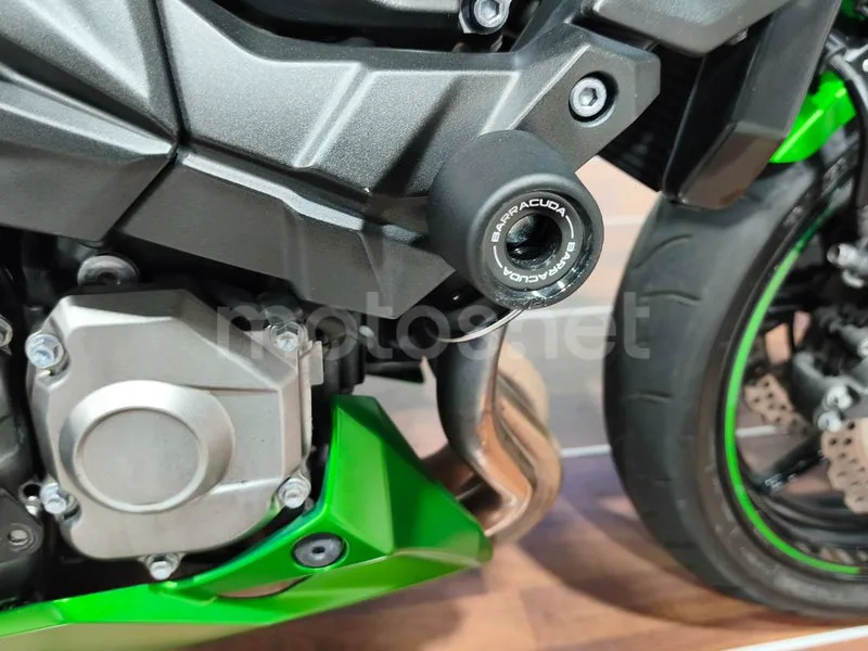 Kawasaki Z800 - Vista 13