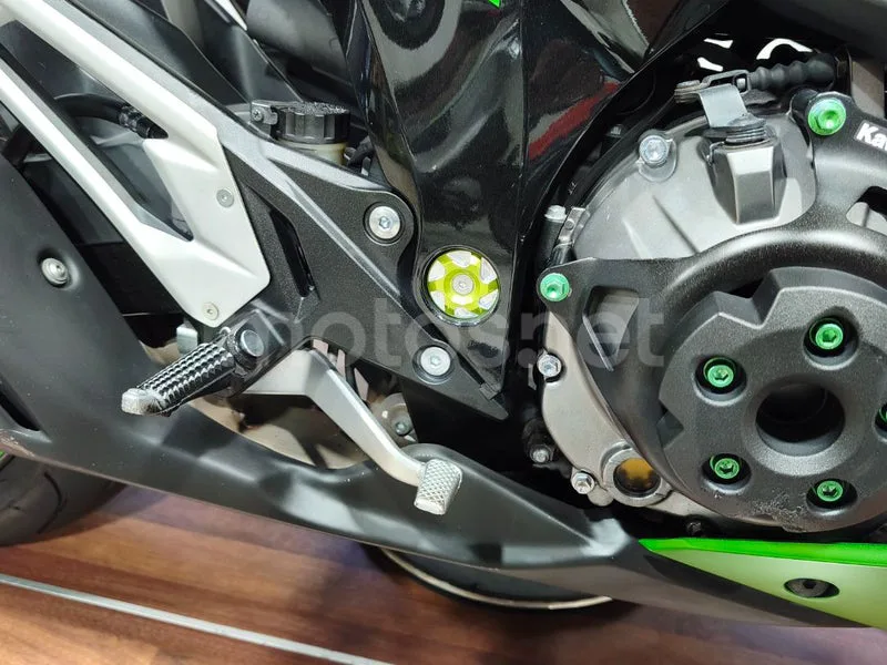 Kawasaki Z800 - Vista 14