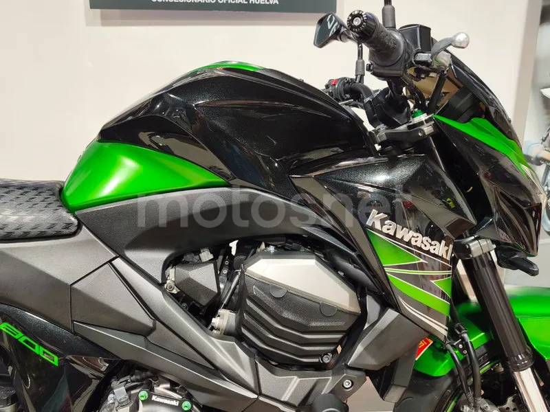 Kawasaki Z800 - Vista 15
