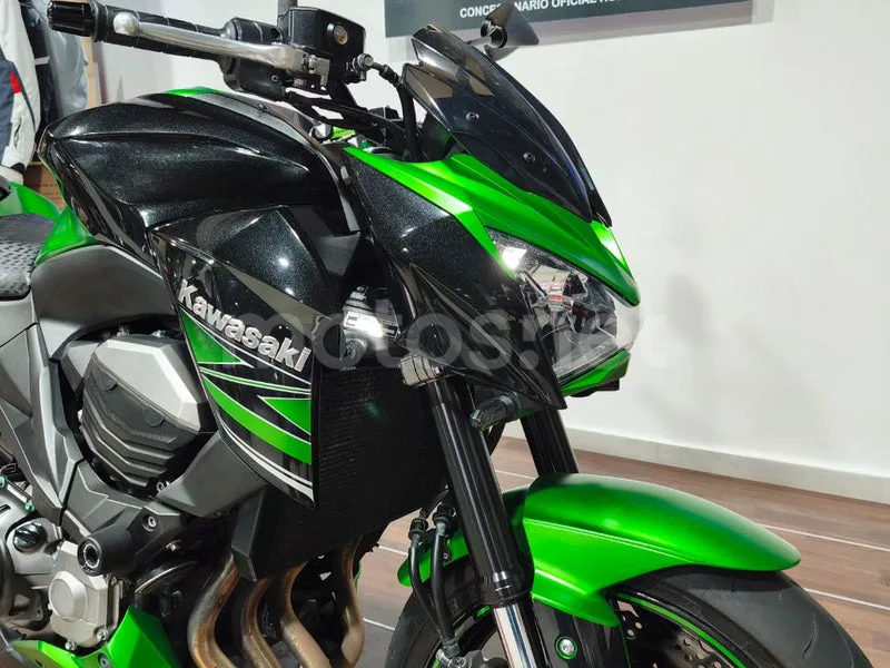 Kawasaki Z800 - Vista 17