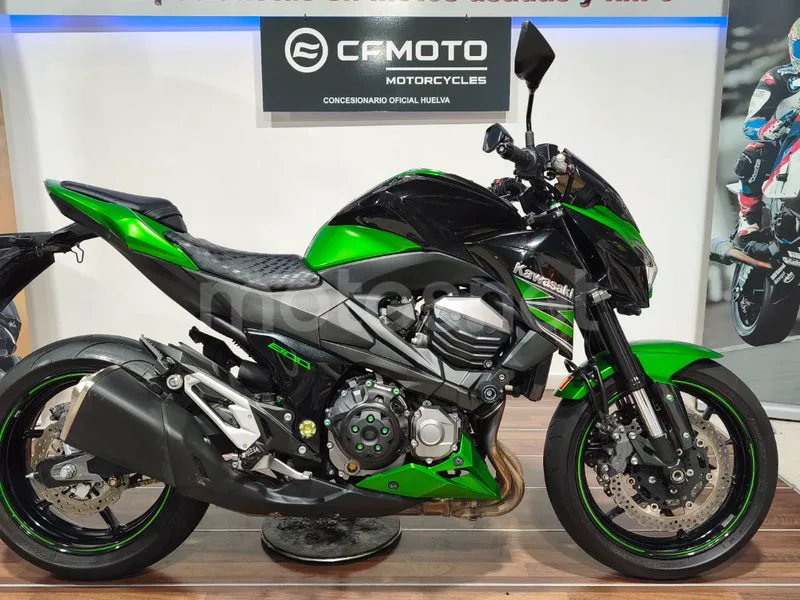 Kawasaki Z800 - Vista 3