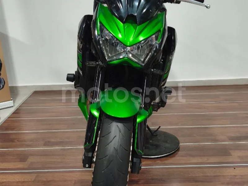 Kawasaki Z800 - Vista 22