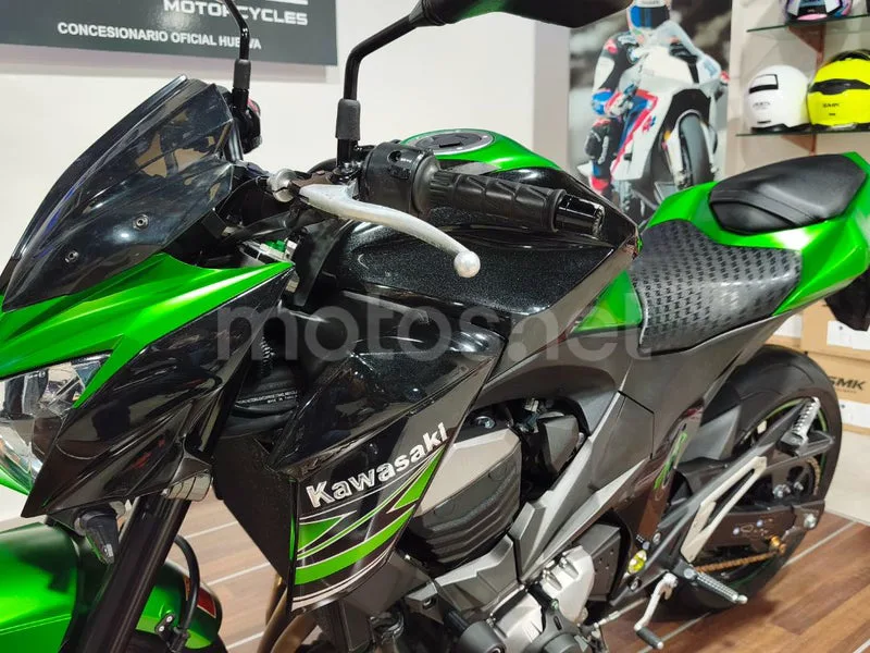 Kawasaki Z800 - Vista 26