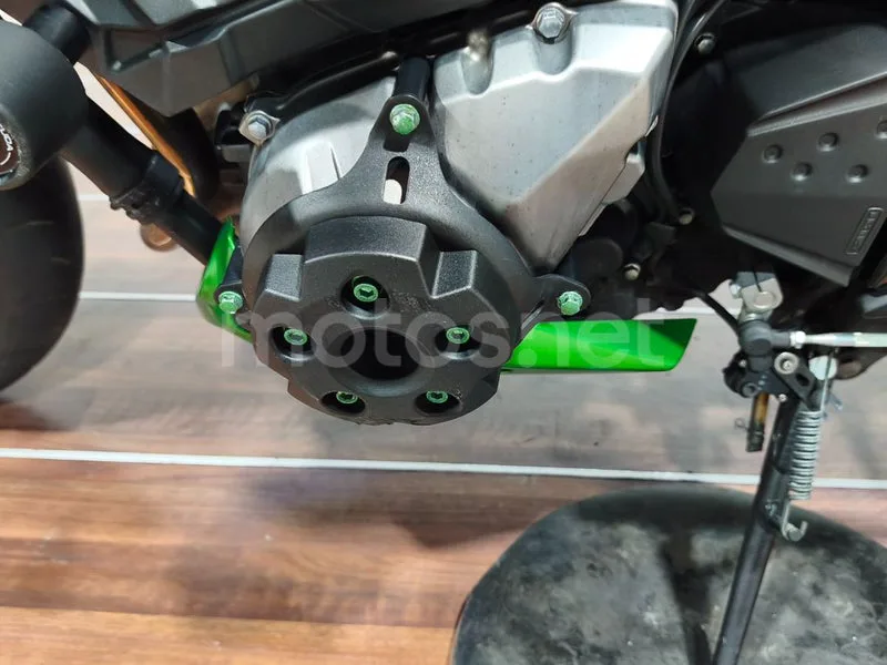 Kawasaki Z800 - Vista 27