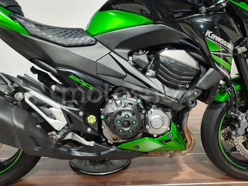 Kawasaki Z800 - Vista 4