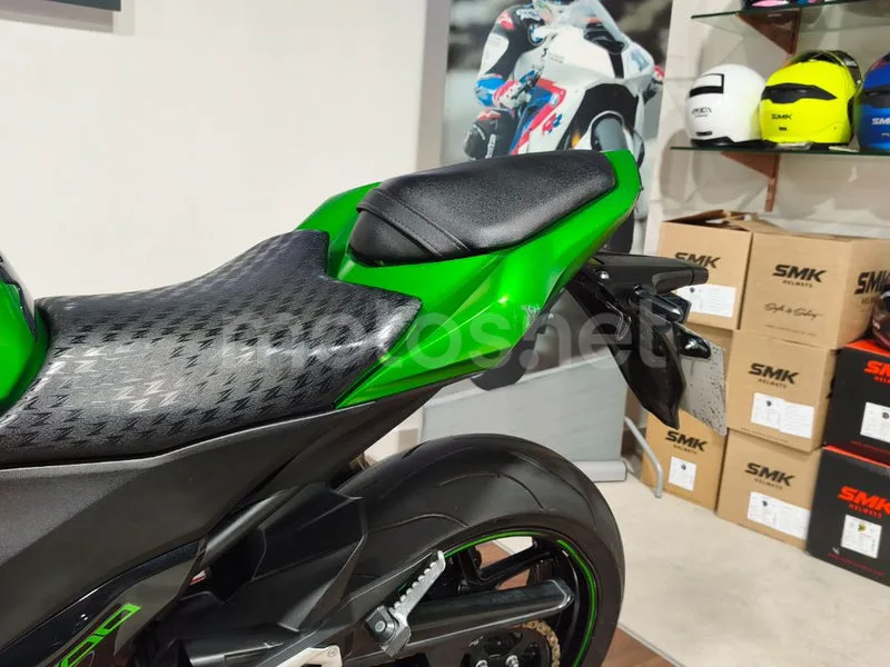 Kawasaki Z800 - Vista 31