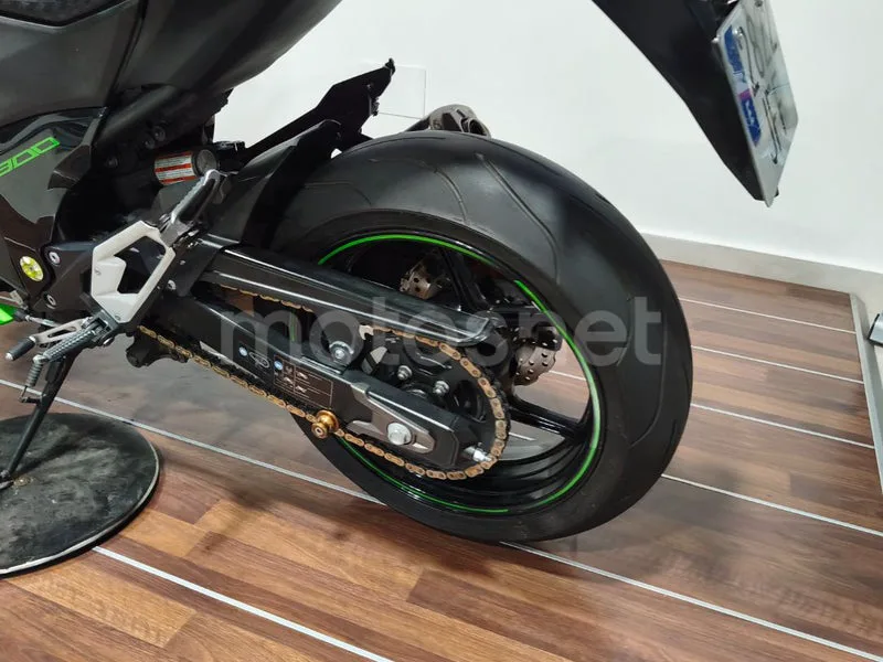 Kawasaki Z800 - Vista 32