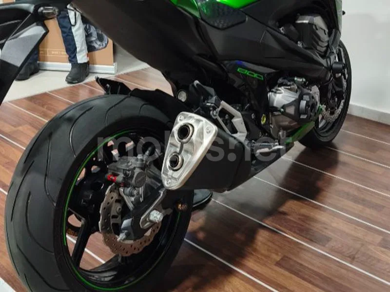 Kawasaki Z800 - Vista 36