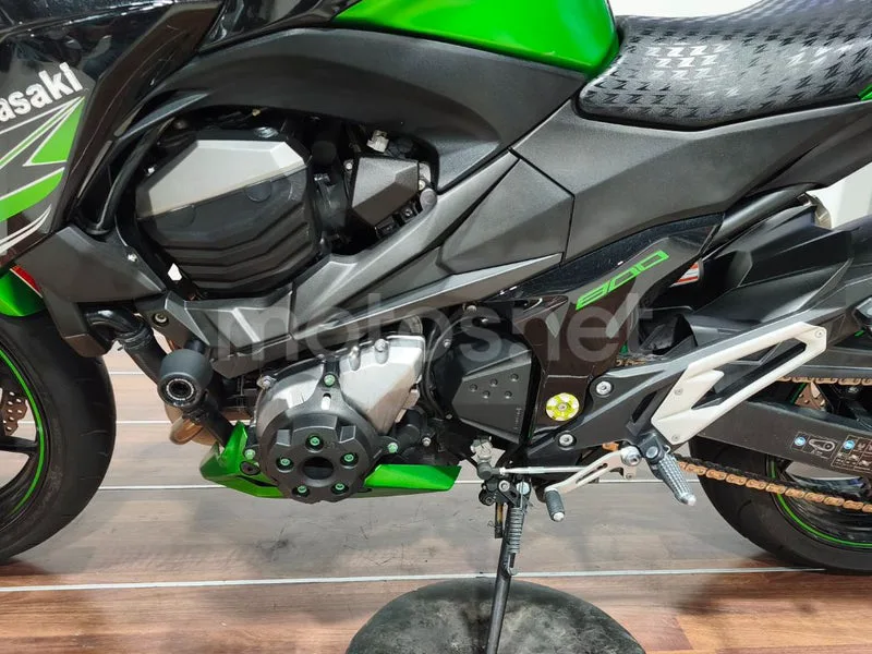 Kawasaki Z800 - Vista 5