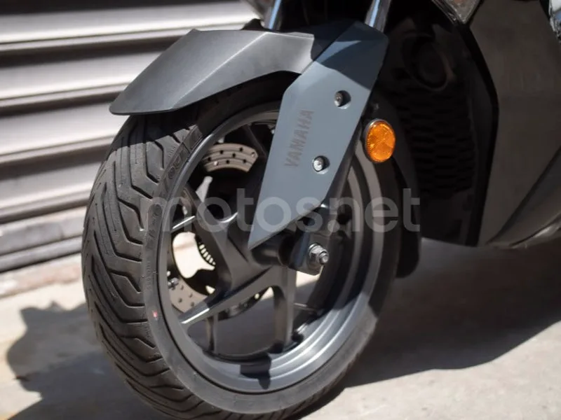 Yamaha XMAX 125 - Vista 12