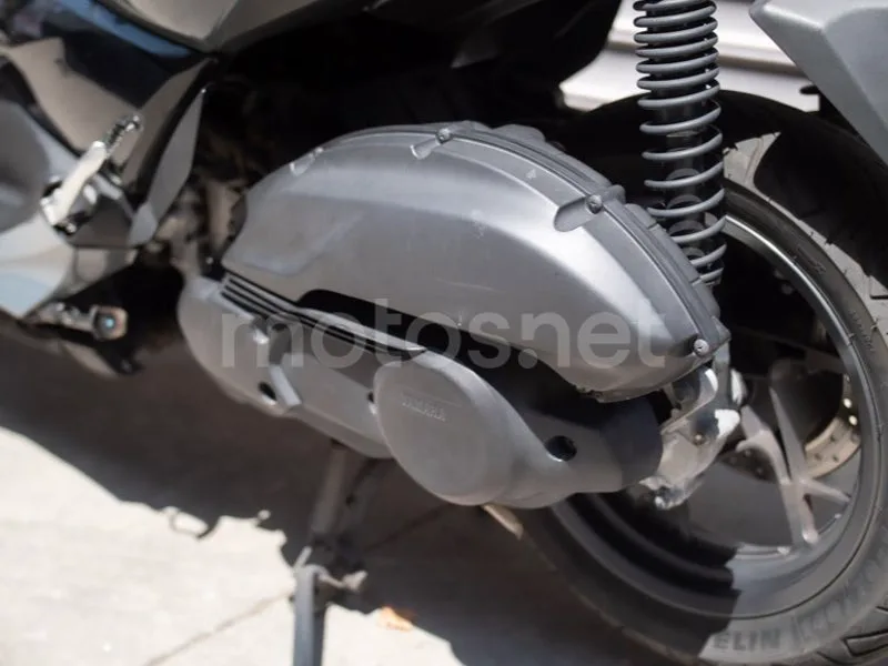 Yamaha XMAX 125 - Vista 14