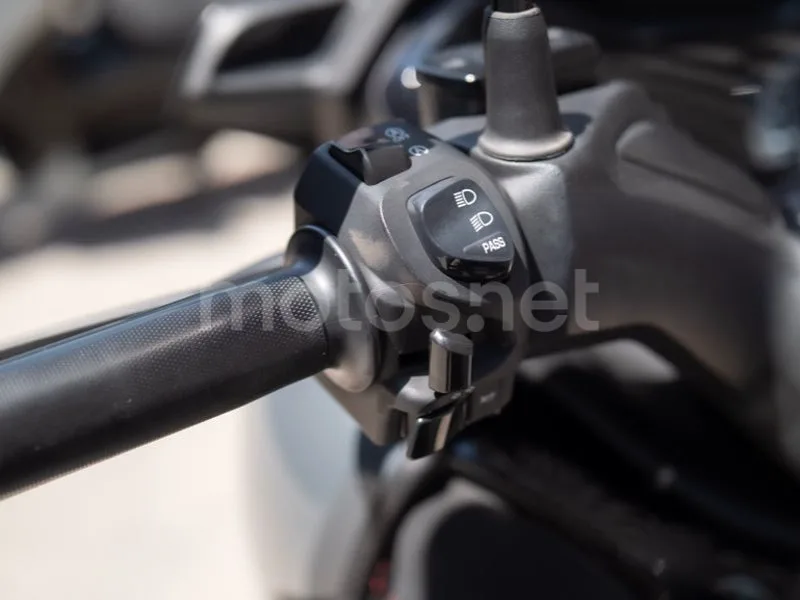 Yamaha XMAX 125 - Vista 16
