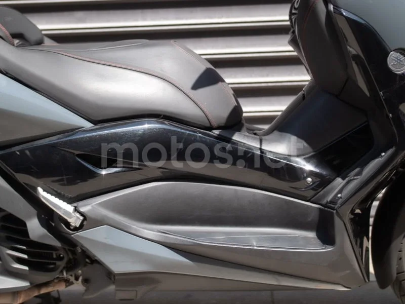 Yamaha XMAX 125 - Vista 5