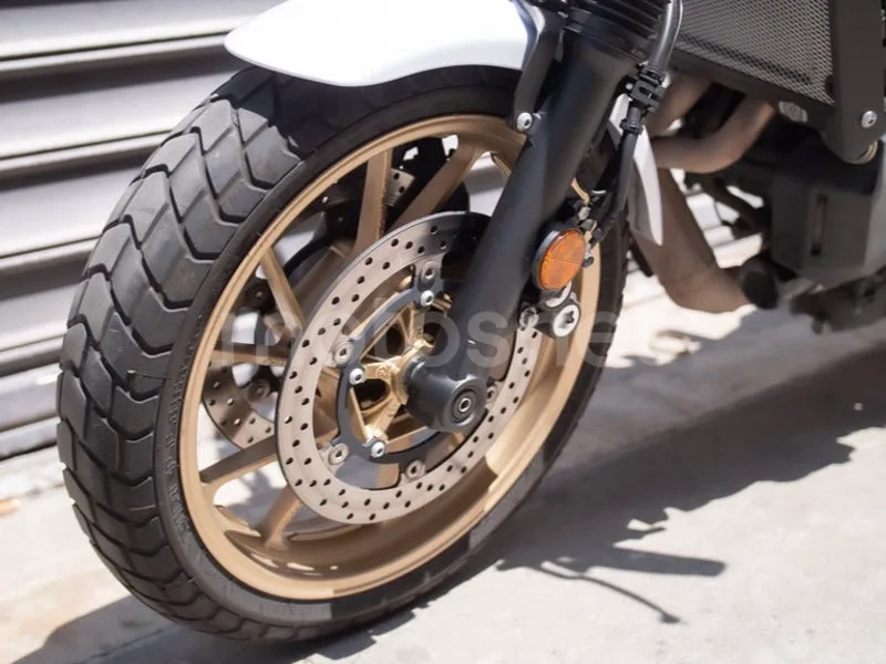 Yamaha XSR700 - Vista 15