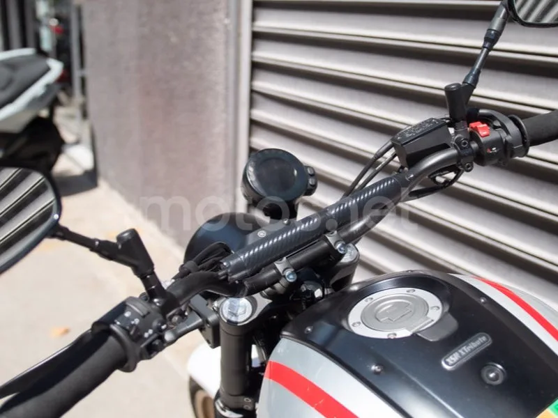 Yamaha XSR700 - Vista 18