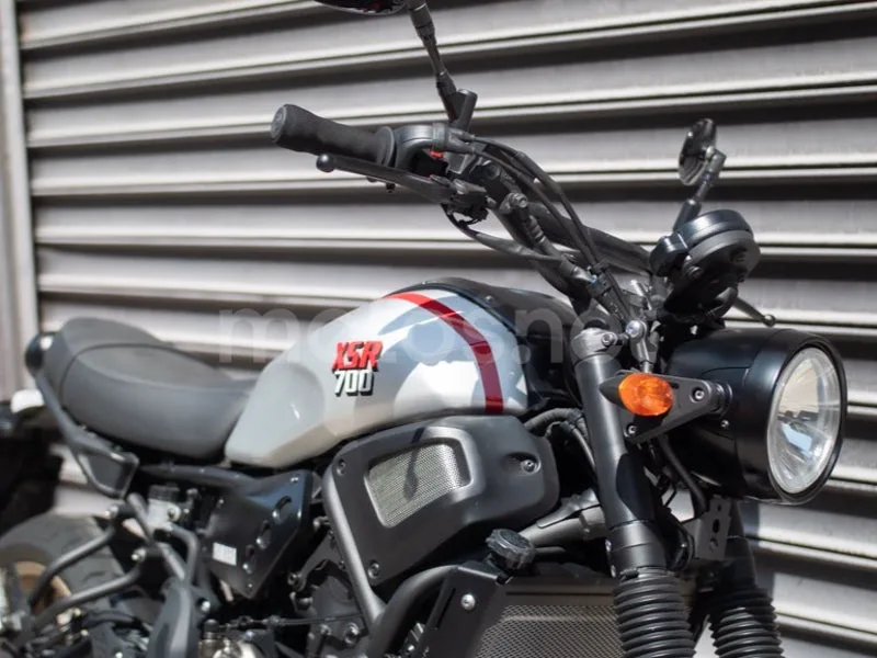 Yamaha XSR700 - Vista 3