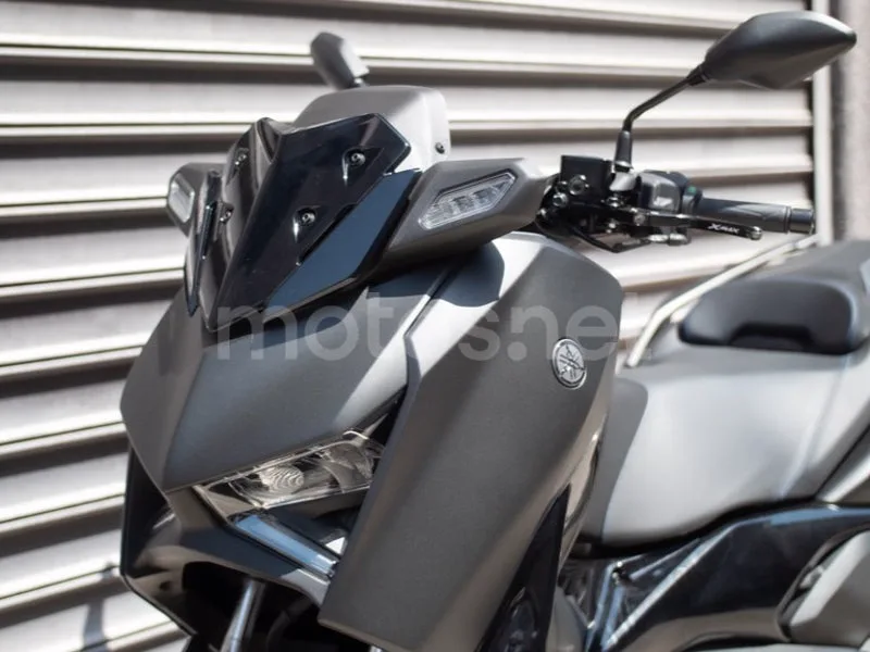 Yamaha XMAX 125 - Vista 12