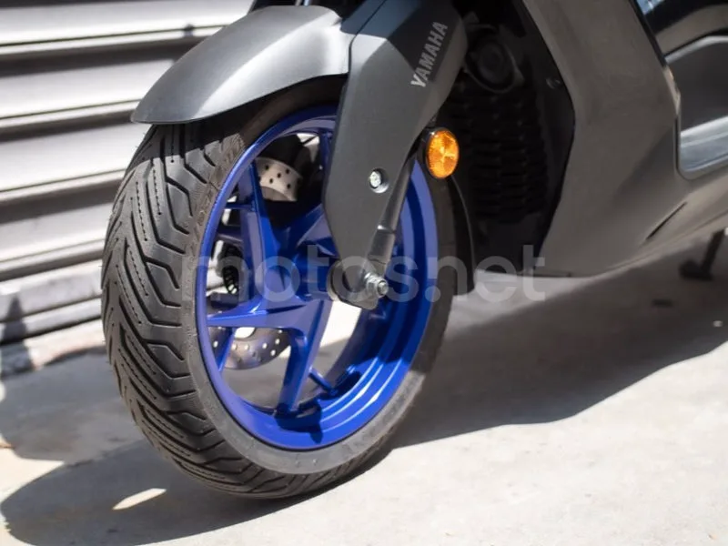 Yamaha XMAX 125 - Vista 13