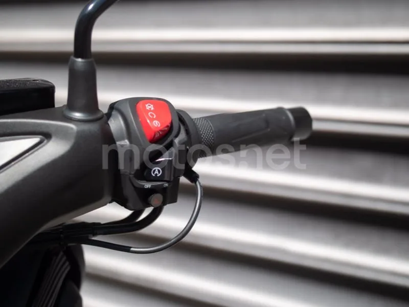 Yamaha XMAX 125 - Vista 17