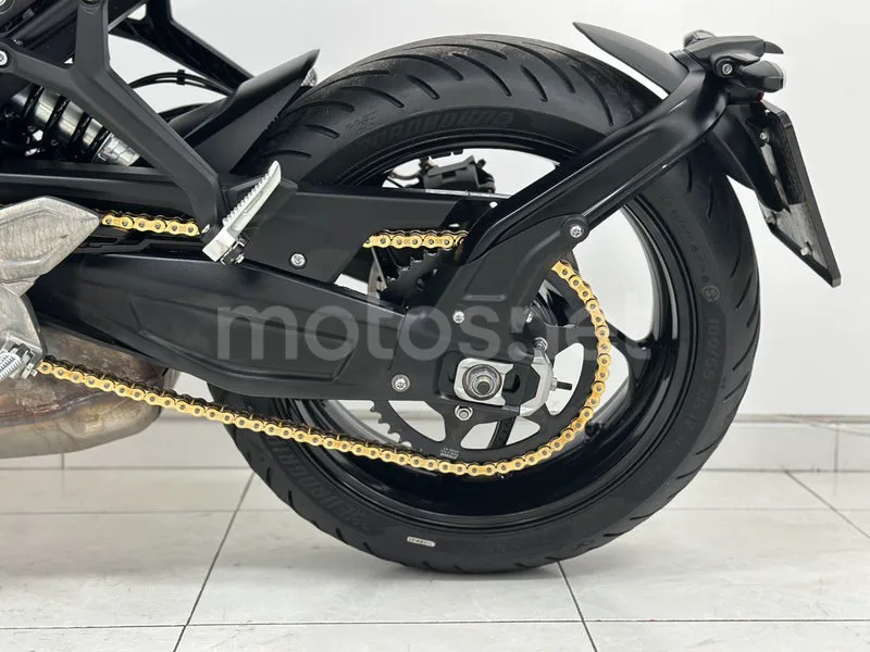 Triumph Trident 660 - Vista 19