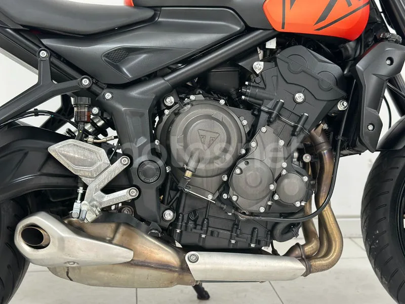 Triumph Trident 660 - Vista 24