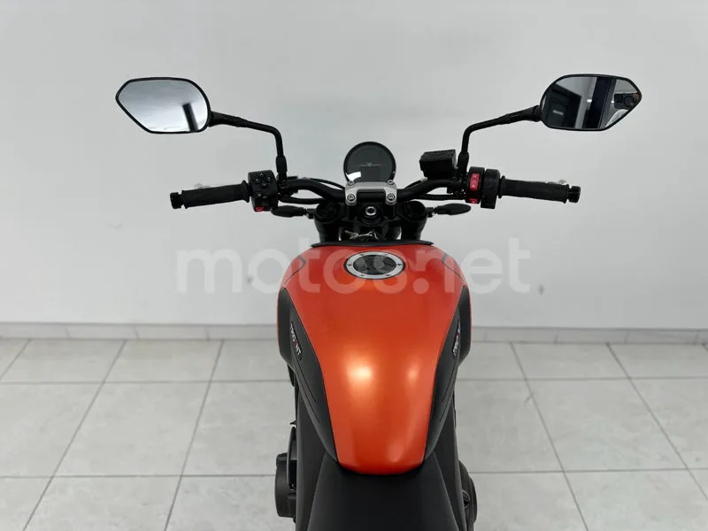 Triumph Trident 660 - Vista 7