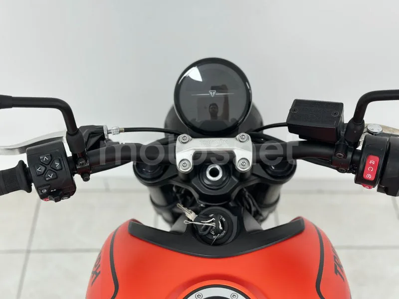 Triumph Trident 660 - Vista 9