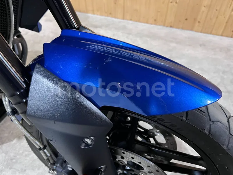 Triumph Tiger 800 XR - Vista 12