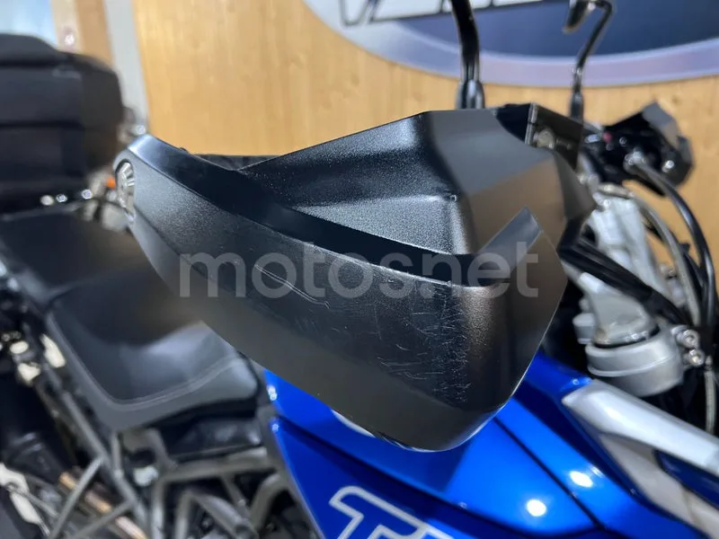 Triumph Tiger 800 XR - Vista 15