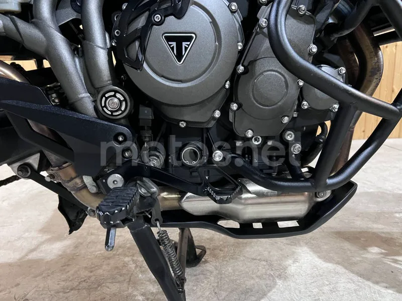 Triumph Tiger 800 XR - Vista 24