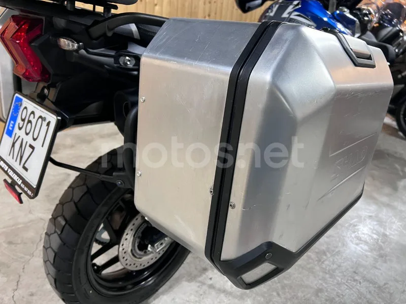 Triumph Tiger 800 XR - Vista 32