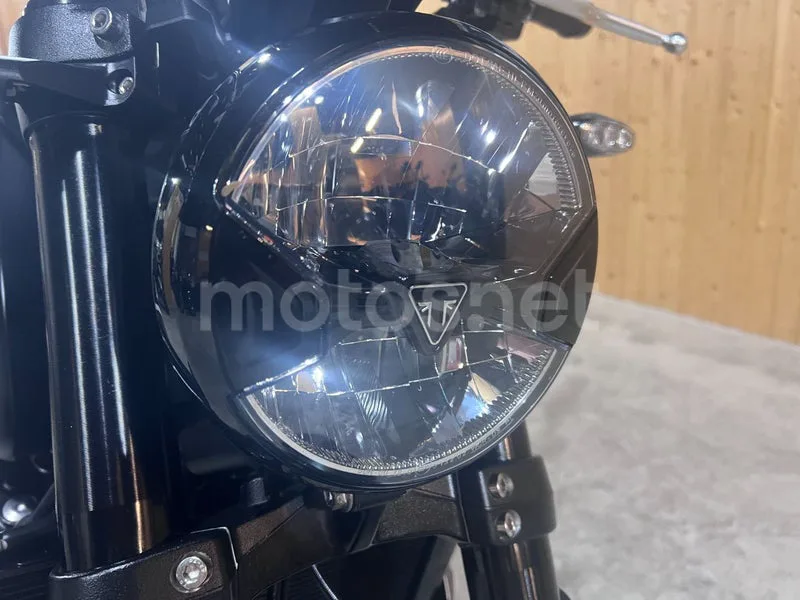 Triumph Trident 660 - Vista 14
