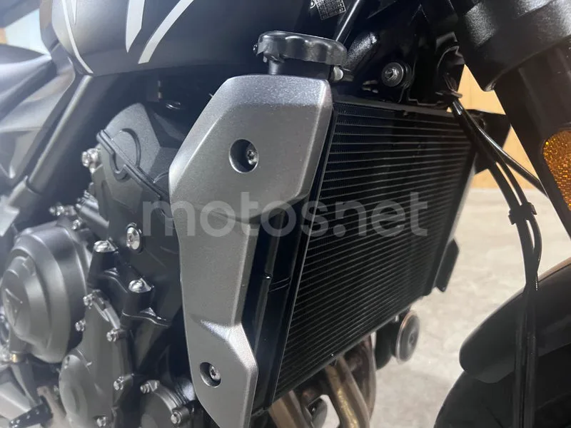 Triumph Trident 660 - Vista 18