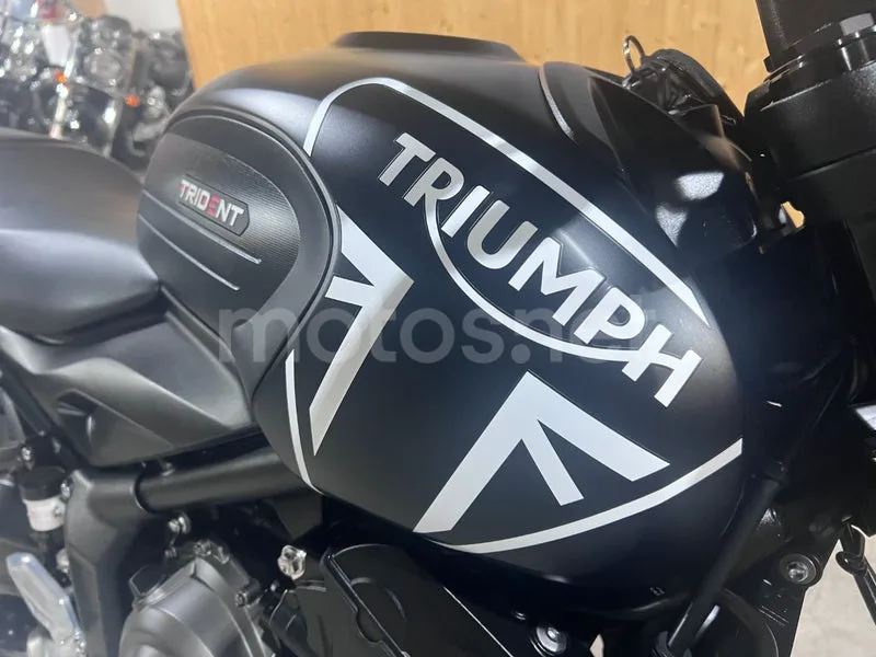 Triumph Trident 660 - Vista 20