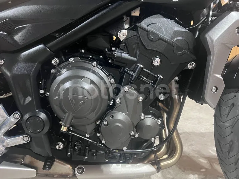 Triumph Trident 660 - Vista 22