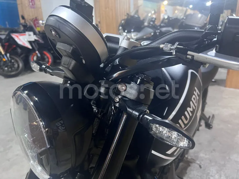 Triumph Trident 660 - Vista 33
